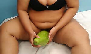 Sexy tamil aunty wants to bonk by inserting gourd inside genitalia - Hindi