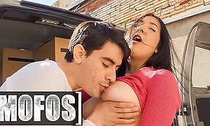 Lucky Jordi Meets Busty Valeria Valois Who Like crazy crazy Asks For His Help About Exchange With A On the mark Blowjob - Mofos
