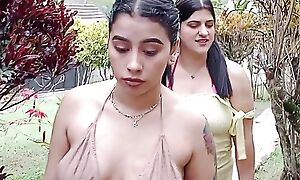 Horny lesbians with big pain in the neck take advantage of home alone to lick their pussies in the synthesize - Porn in Spanish
