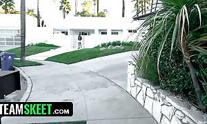 Dictatorial Estate Agent Big Chest Ebony Spoil Kinsley Karter Finally Gets To Taste A Enduring White Bushwa - TeamSkeet