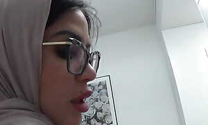 Marocaine Broad in the beam Ass Stepmom Fucked Wide of The brush Stepson While Daddy is Parts