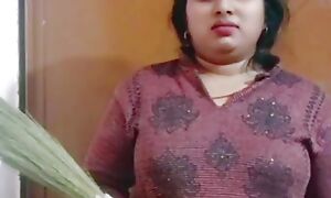 Desi Indian maid seduced when there was no wife at home Indian desi mating video