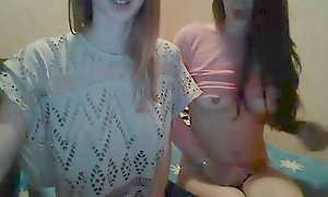 Two Girls kissing surpassing Webcam