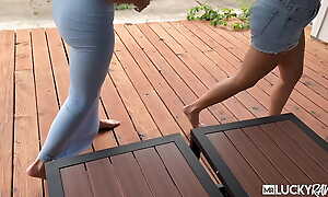 Beamy Natural Boob Blondes Bettor Youngs and Angie Faith Share Lucky Bushwa