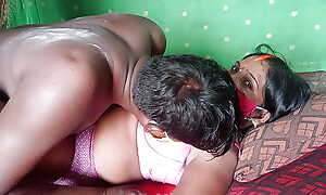 My hot bhabhi ko dophar me jab o akeli thi tabhi maine use pakdkar pel diyamaza aa gaya