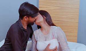 Rub-down the girl was peerless at home, called her boyfriend with an increment of had sexual intercourse
