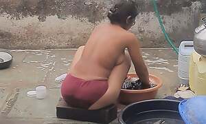 Stepsister&#039;s bath everywhere desi bathroom