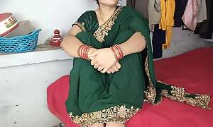 Beautiful blue bhabhi take green saree
