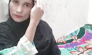 Muslim girl ka burkha utaar kar jabar dasti chod diya