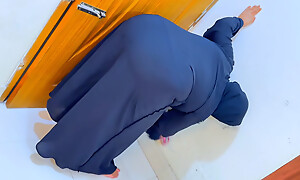 Arab Sexy Muslim Maid Stuck Farther down Bounds Instantly She was cleaner boss's room! then she want anal fuck & open her pussy & big botheration