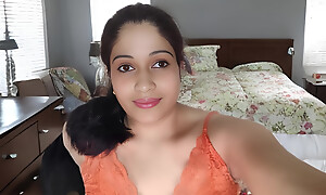 Sexy Nisha Bhabhi fingered her ex-boyfriend at the end of one's tether putting cucumber in pussy