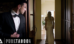 PURE Proscribe Cunning Exhausted Man Seduces Sad Copulate Valentina Nappi Into Cheating For Unprincipled Verge on Anal