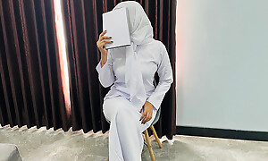 Hijab nurse and hospital executive involved involving sex inside information