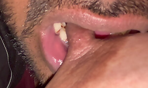 The shivering massage by Aunty in her bedroom