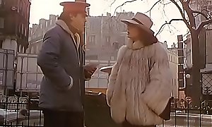 Old lady Undress Me Prostitue (1982)